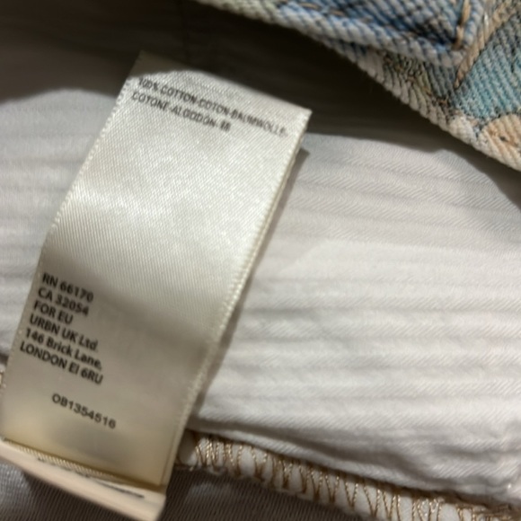 We The Free People Shorts Jean Distressed Flower Floral Loving Good Vibrations - Picture 10 of 10